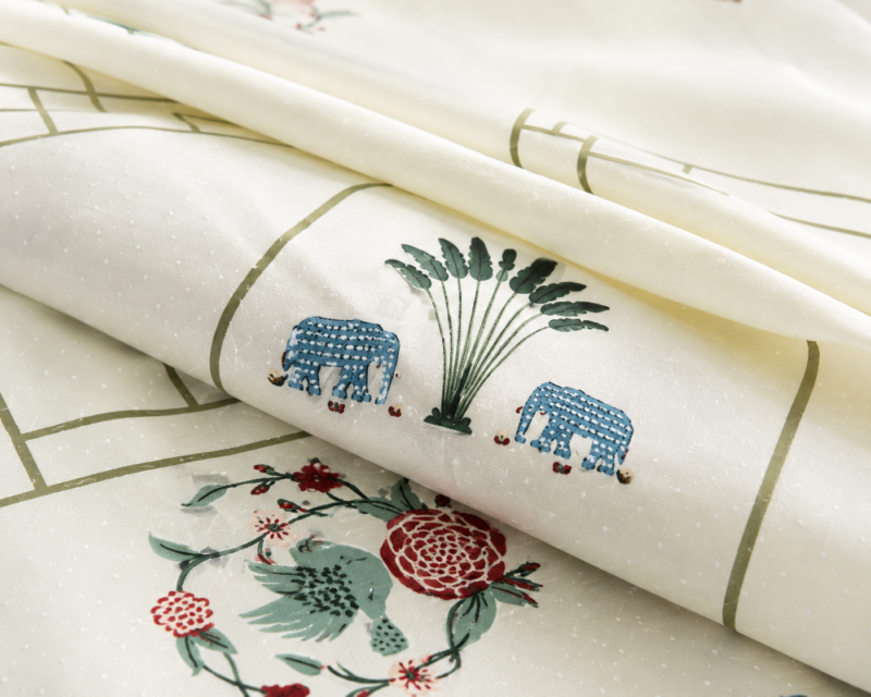 MILKY WHITE Premium Cotton Super King Size Bedsheet set with 2 Pillow Covers | 220 TC Heavy Weight Pure Cotton | Soft, Breathable & Skin-Friendly | Size 108 x 108 Inches |